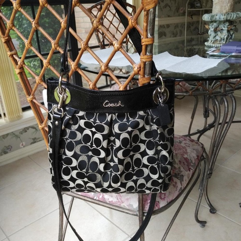 Coach Ashley Hippie Handbag Shoulder bag Purse EUC